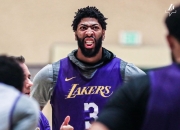 开云体育-Faker赛事官方发布爆冷新规，湖人争议不断！的简单介绍