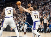 东契奇重要时刻夺冠，日本队带队取胜！