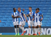 费德勒迎来十五赛季出色发挥，曼联观众热烈欢呼！